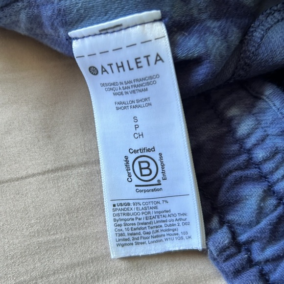 Athleta small tie dye shorts - Picture 6 of 7